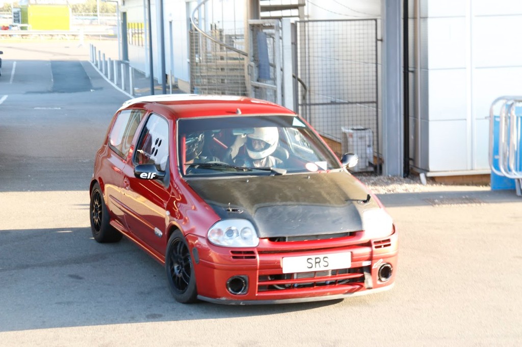 SRS Renault on track